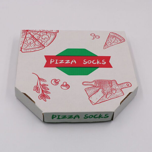Geschlossener Pizzakarton mit Aufschrift „Pizza Socks“