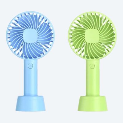 Mini-Ventilator mit Standfuß in blau und grün