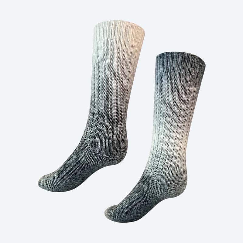 campustuete-stricksocken-ombre-weiss-grau-new