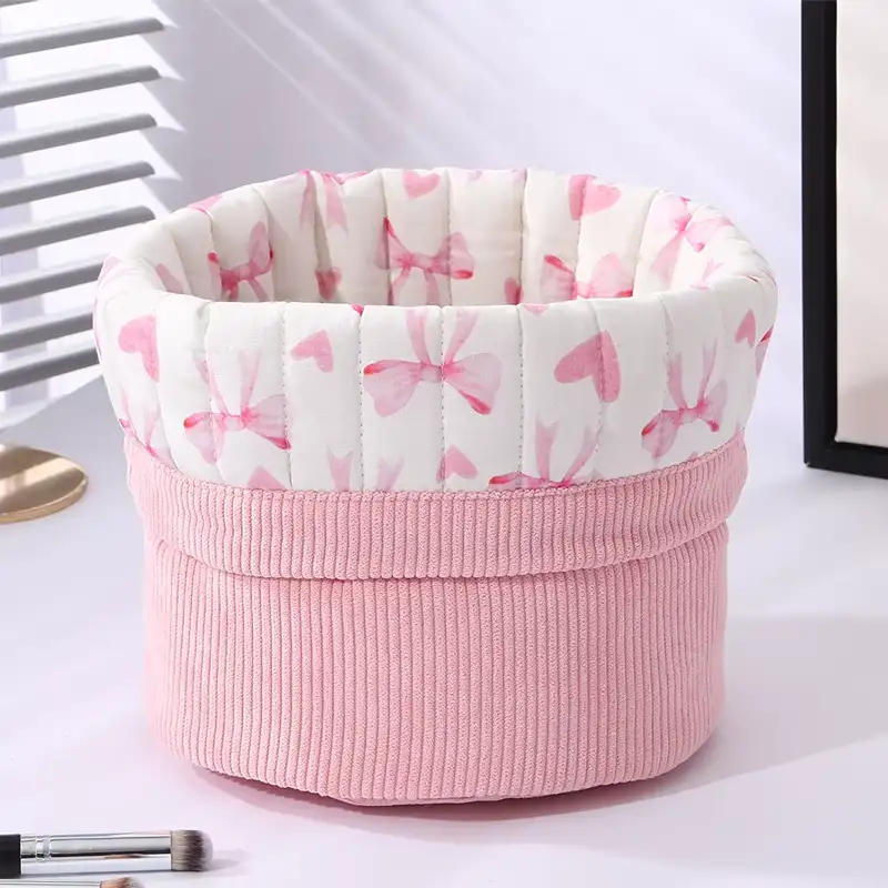campustuete-kosmetikbeutel-mit-zugband-rosa-badezimmer